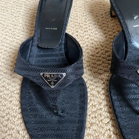 Prada Vintage Black Logo Toe-Post Sandals - Picture 5 of 16